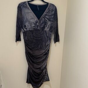 Elana Kattan 3/4 sleeves Women’s evening Dress shimmery Ruched fitted Size 12